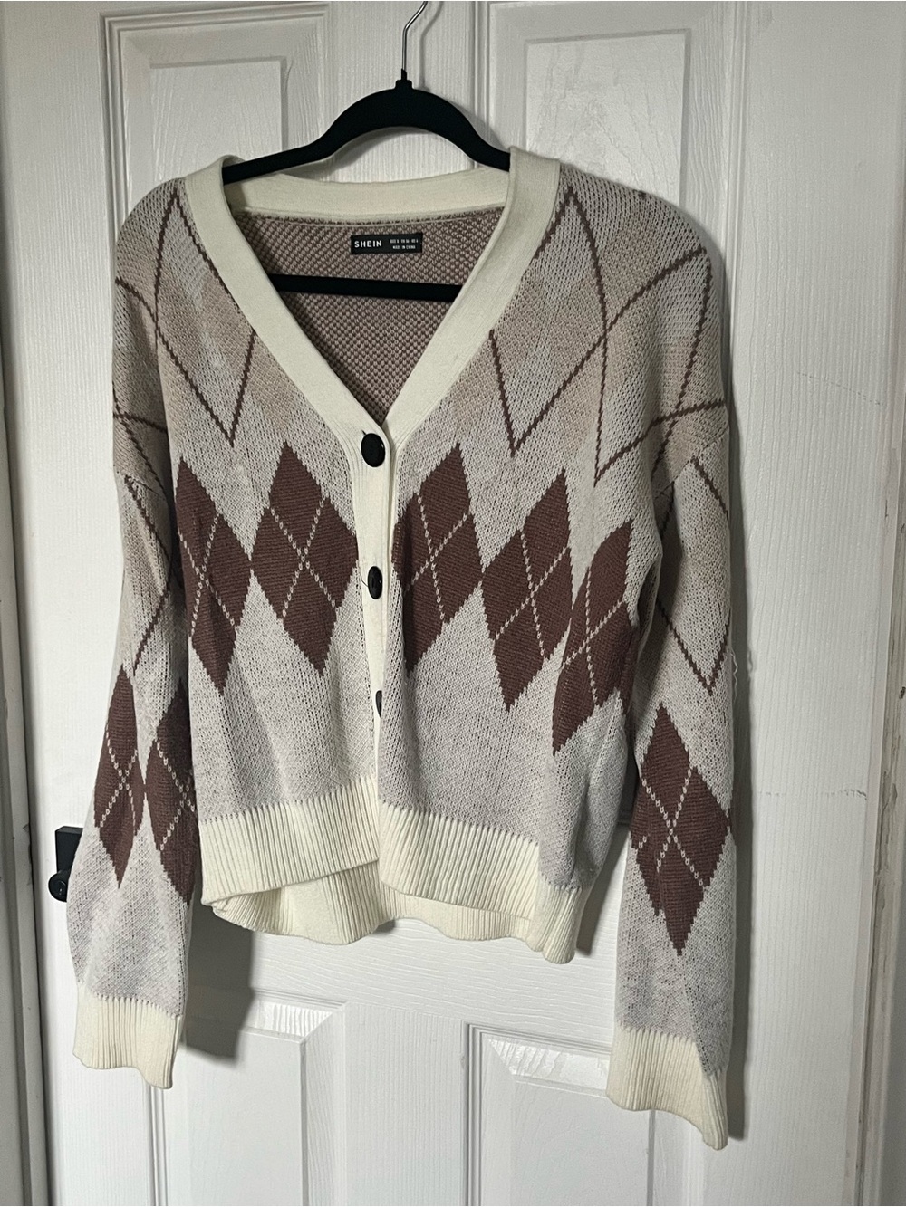 Women’s Cream & Brown Argyle V‑Neck Button Cardigan - Size Small
